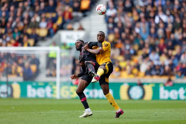 让阿斯顿维 让阿斯顿维